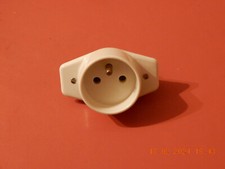 Prise 2 poles + terre  Legrand modèle Jupiter