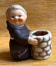 Moine au puits, figurine en porcelaine, numérotée, Allemagne de l’ouest, 1959