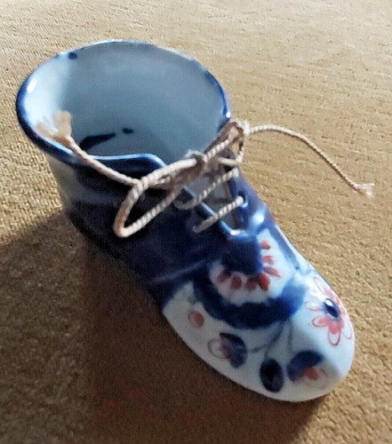 Chaussure lacée miniature - , en