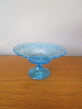 Petite Coupe à Fruits /Compotier/ Coupelle sur pied en verre pressé  moulé Bleue