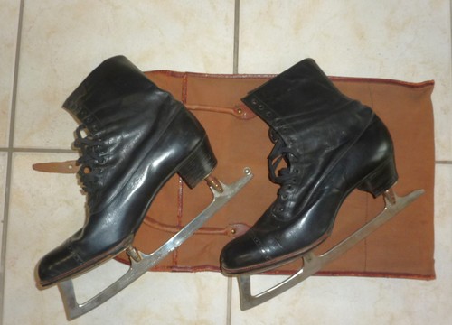 Ancienne paire patins à - paire,