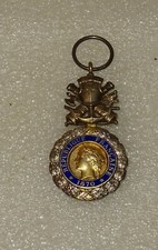 ANCIENNE MEDAILLE METAL