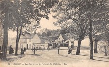 CPA 28 DREUX / LA CASERNE VUE DE L'AVENUE DU CHATEAU