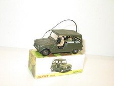 DINKY TOYS sinpar gendarmerie militaire renault 4L radio +fixe antenne complet e