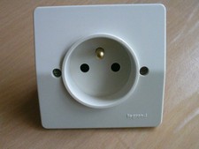 prise legrand neptune 2P avec