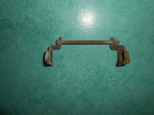 Fixation complète pare moteur