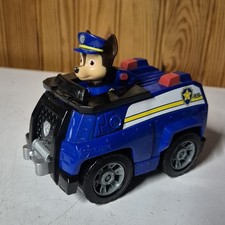 Vehicule et figurine chase pat