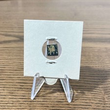 Rare Poids monétaire ancien carré en métal décor héraldique XVIe