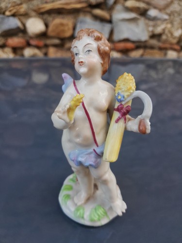 Sculpture statue