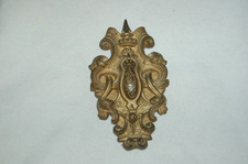 CACHE CLOU. PITON ANCIEN EN