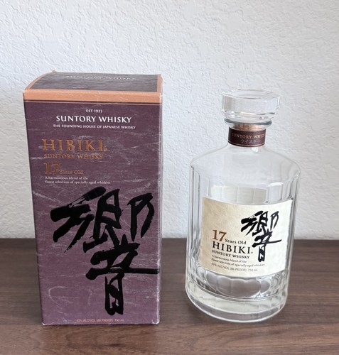 Hibiki 17 Year Suntory