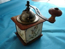 ANCIEN MOULIN A CAFE AVEC DECOR POLICHINELLE