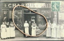 Carte Photo À Identifier CPA Devanture magasin charcuterie, employés personnels