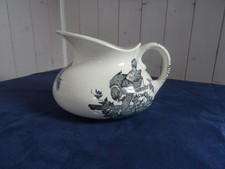 Broc de toilette ventru