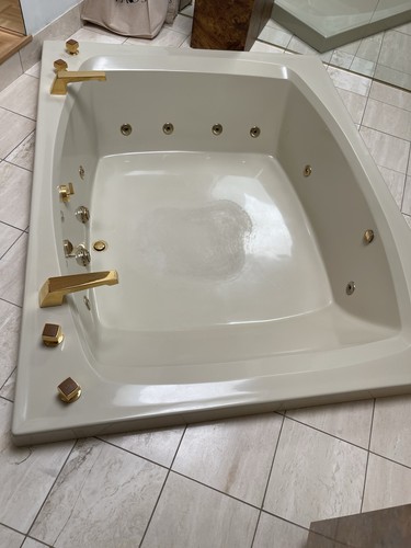 Light cream color drop - light,
