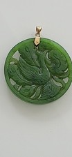 Pendentif or et jade motif