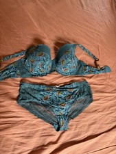 Ensemble Soutiens Gorge Vert A Motif Soutien Gorge 105 D Et Culotte Xl