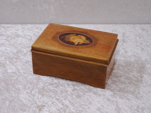 Boîte bois antique avec - boîte, en