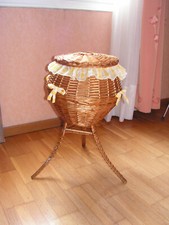 ANCIENNE CORBEILLE a COUTURE