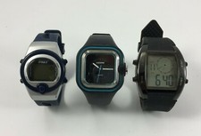 LOT DE 3 MONTRES QUARTZ