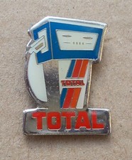 TOTAL Gas Pump Oil Company Hat Pin Lapel Pin Tie Tac Hatpin France