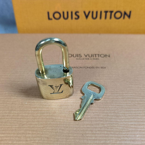 Serrure cadenas louis - à,