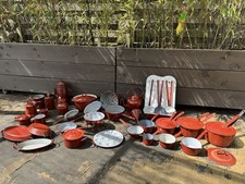 ANCIEN LOT D’OBJETS TOLE EMAILLEE CUISINE CAFETIÈRE CASSEROLES PASSOIRE PLATS…