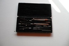 boîte à compas ancienne