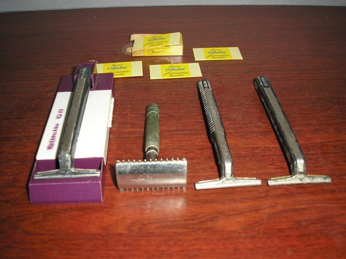 Lot anciens rasoirs manuels - 4,