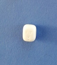 Fève HERME 2002 Tête rectangulaire