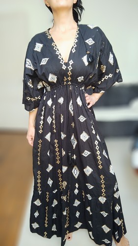 Robe maxi bohème noire dorée