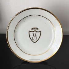 MANUFACTURE DE LA REINE - Assiette en Porcelaine Rue Thiroux fin XVIIIè ou LOCRE