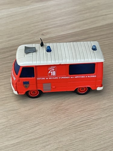Voiture miniature peugeot - voiture, j9