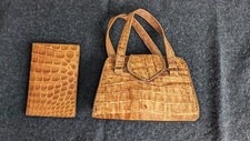 Prix en baisse pour cet Ensemble vintage petit sac et portefeuille en crocodile