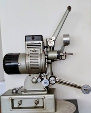 2 Projecteurs rétro de cinéma marque DEBRIE 16mm