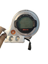 COMPTEUR-RAYURES SUR LE BORD- FANTIC MOTOR CABALLERO SCRAMBLER 125-2021