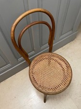 Chaise Thonet cannée pour enfant. TRÈS TRÈS BON ETAT