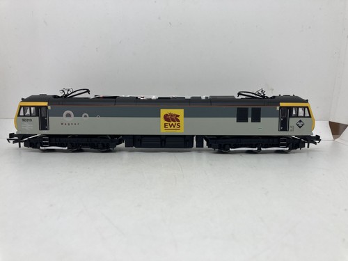 Hornby r3347 locomotive - hornby, oo