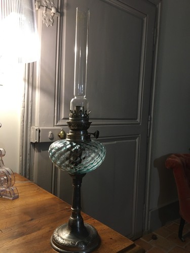 Lampe pétrole - à,