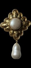 Chanel Vintage Brooch, Gold Color, Pearl. Authentic Piece. Signed. Patina.