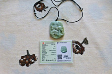 SUPERBE PENDENTIF en JADE