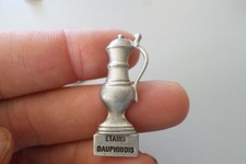 pin s broche en Etain LES ETAINS DAUPHINOIS chocolatiere pichet