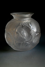 VASE EN VERRE ART DECO SEVRES - ÉVENTUELLEMENT PAR PIERRE D'AVESN