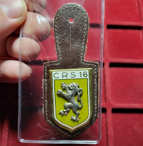 128 pucelle insigne - ~,