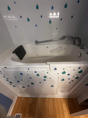 Walk jacuzzi tub - in,