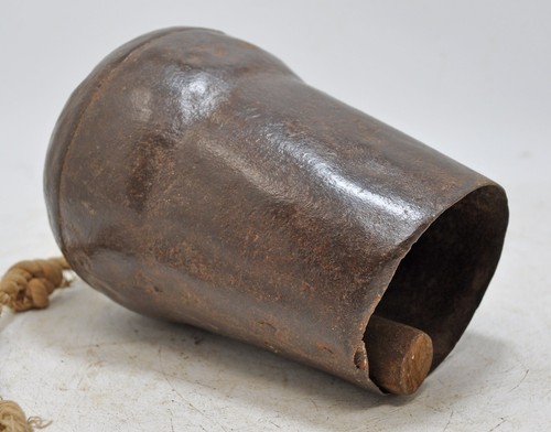 Cloche vache fer antique - en,