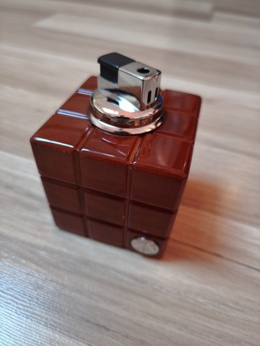 Briquet table vintage - table,