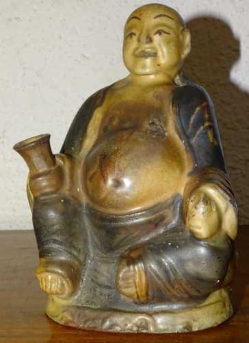 Ancien moine bouddha buveur - ancien,