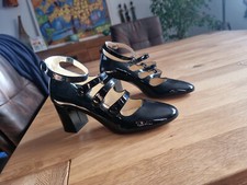Chaussures femmes noires vernies T39 Minelli