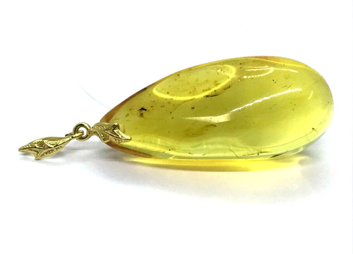 Pendentif ambre avec insectes